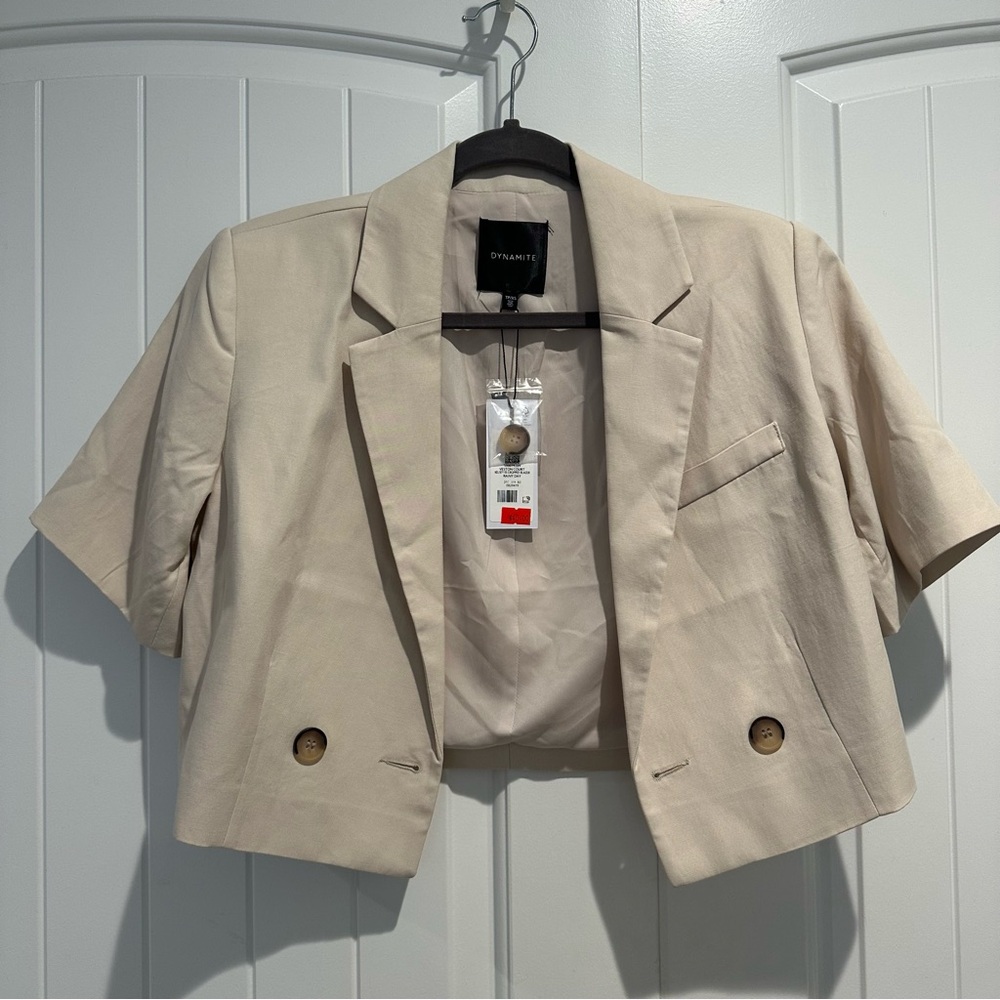 Dynamite Women's Cream Cropped Blazer